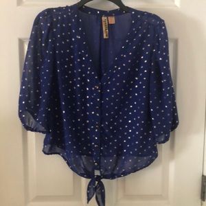 Super cute top! Size Large!